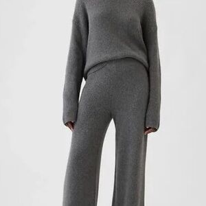 GAP Women's Gray Crewneck Sweater Set